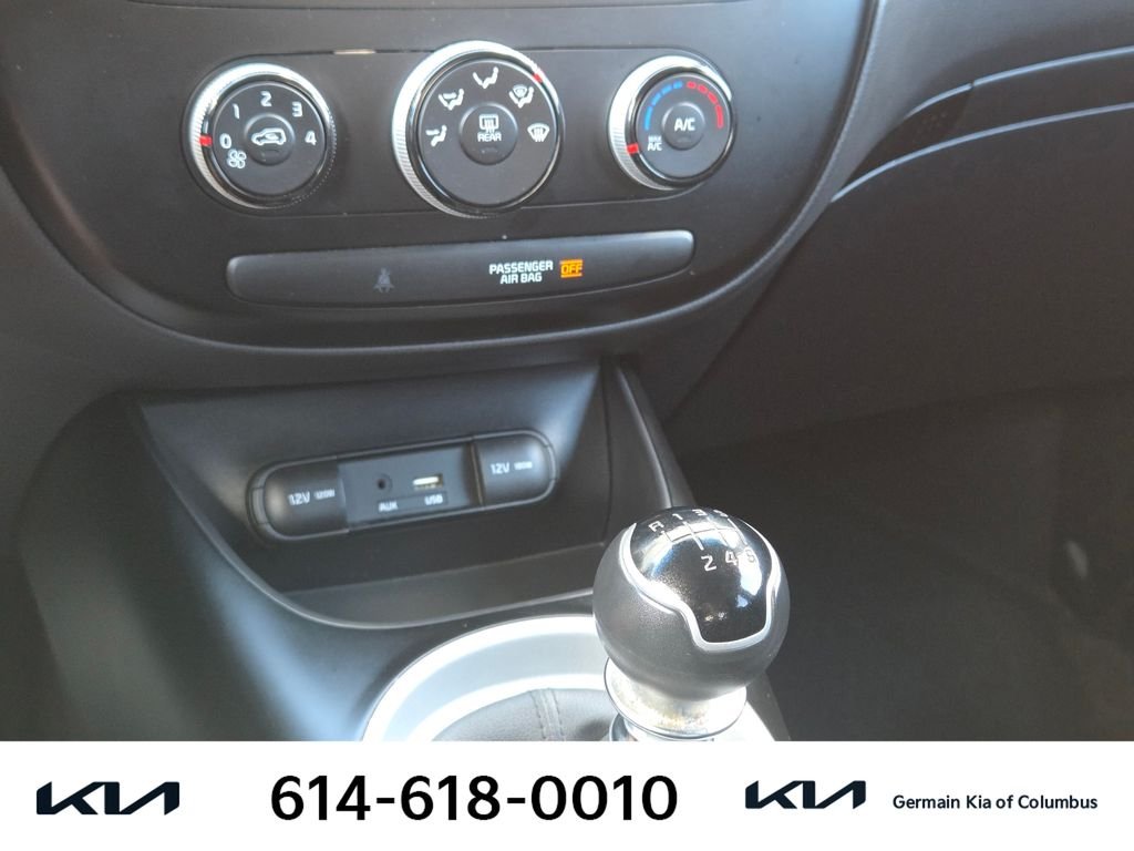 Used 2016 Green Kia Base image 24