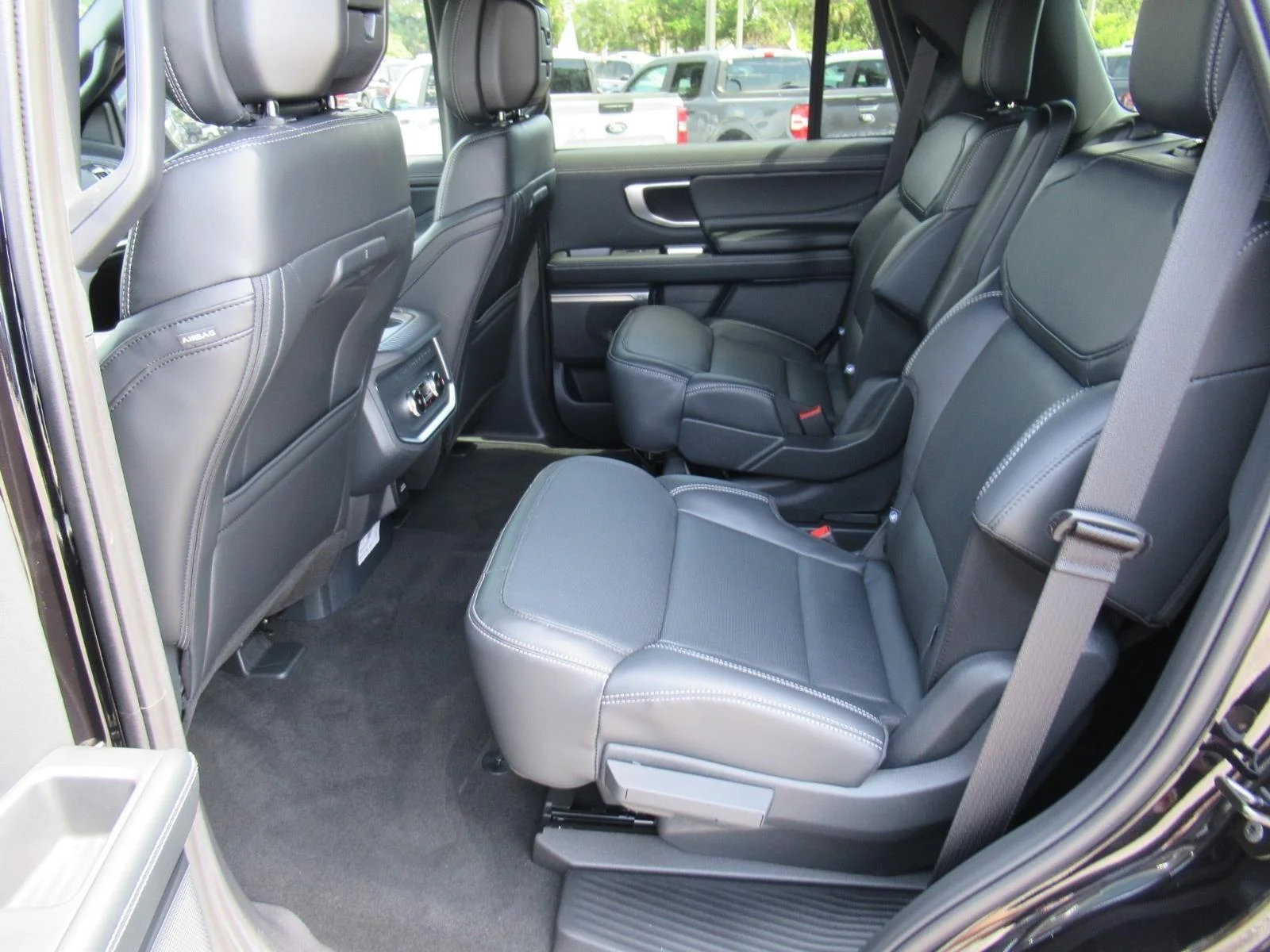 New 2026 Agate Black Metallic Ford Platinum® image 30