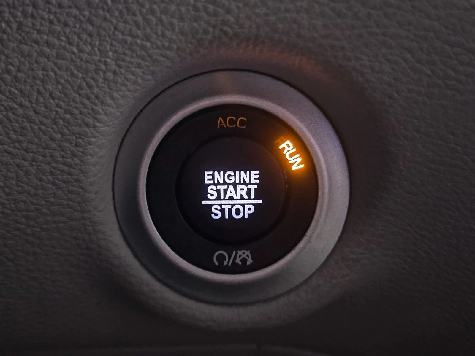 Used 2023 White Chrysler Limited image 44