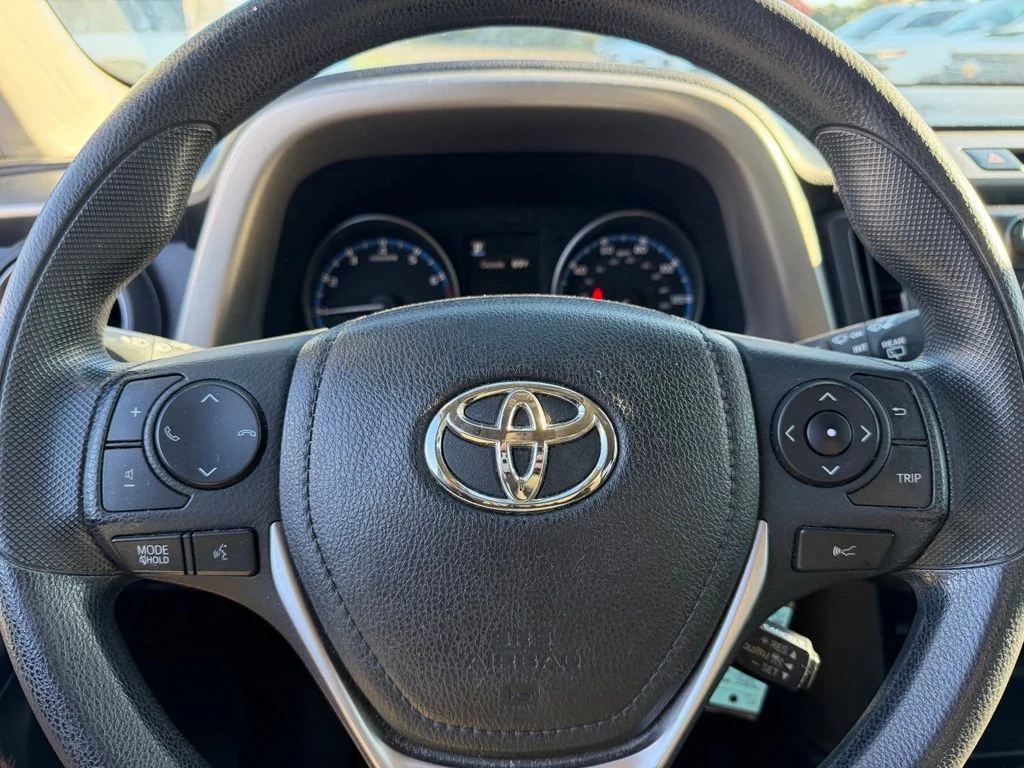 Used 2018 Red Toyota LE image 25