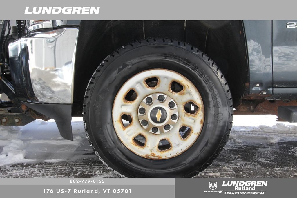 Used 2018 Gray Chevrolet Work Truck image 49