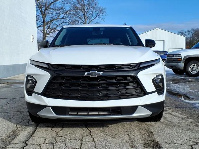 Used 2024 White Chevrolet LT image 2