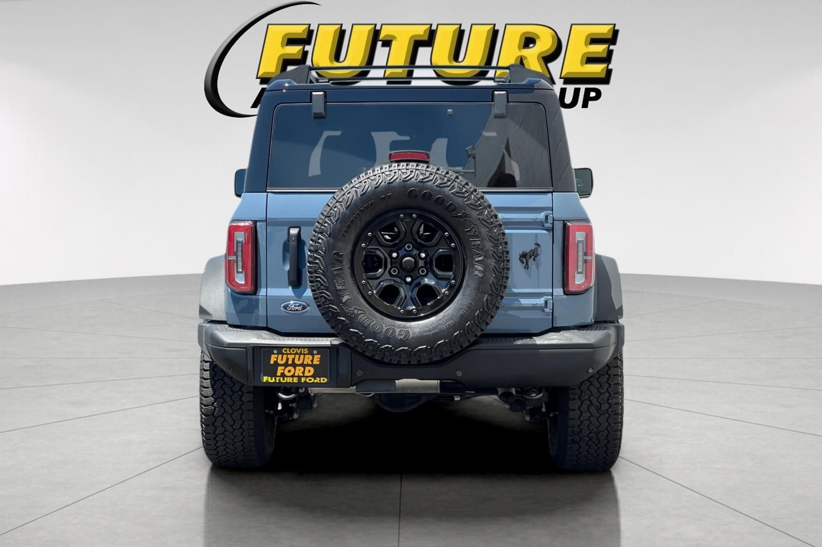 Used 2025 Gray Ford Badlands image 4