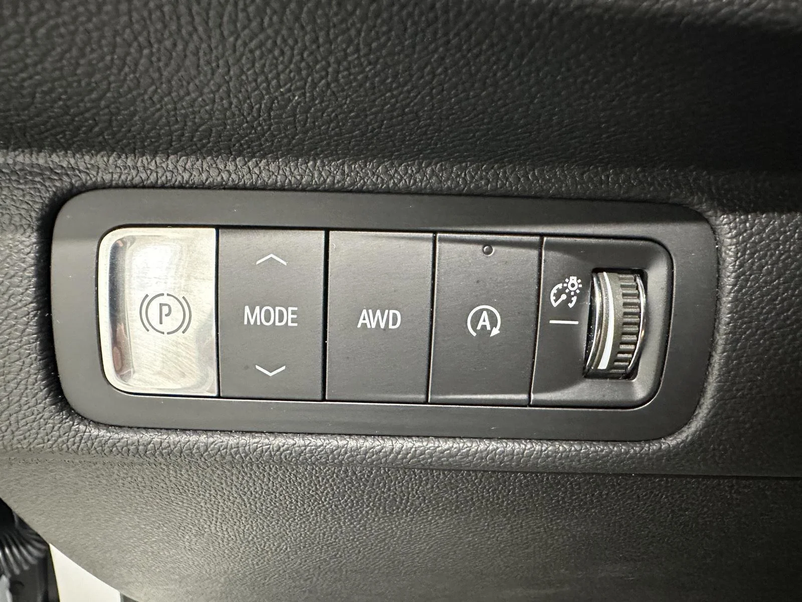 Used 2024 Summit White Chevrolet LT image 16