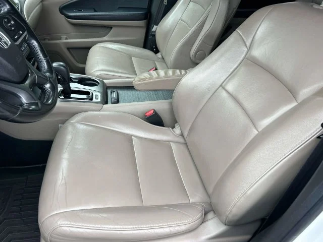 Used 2019  Honda EX-L image 30