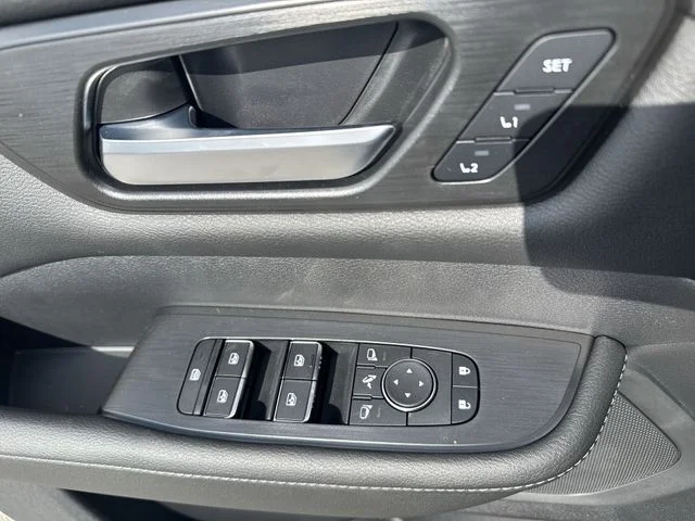 Used 2025 Gray Nissan SL image 30