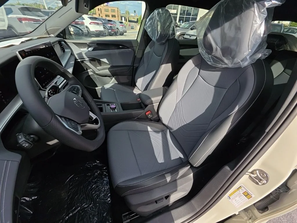 New 2026 Sandstone w/Deep Black Roof Volkswagen 2.0T SE R-Line Black image 13
