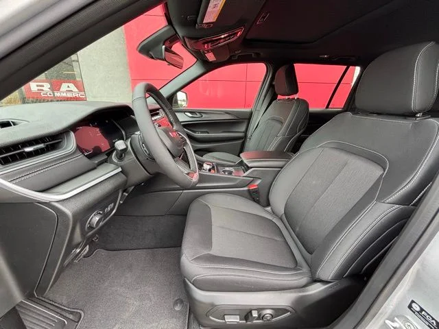 New 2026 Silver Zynith Exterior Paint Jeep Laredo X image 15