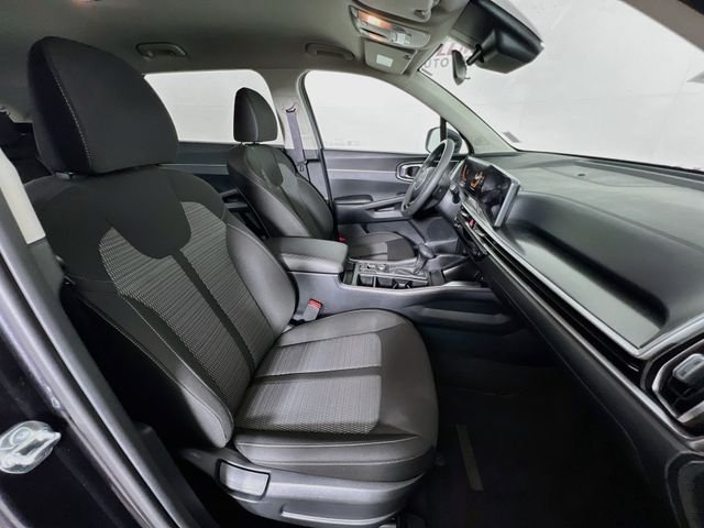 Used 2025  Kia LX image 38