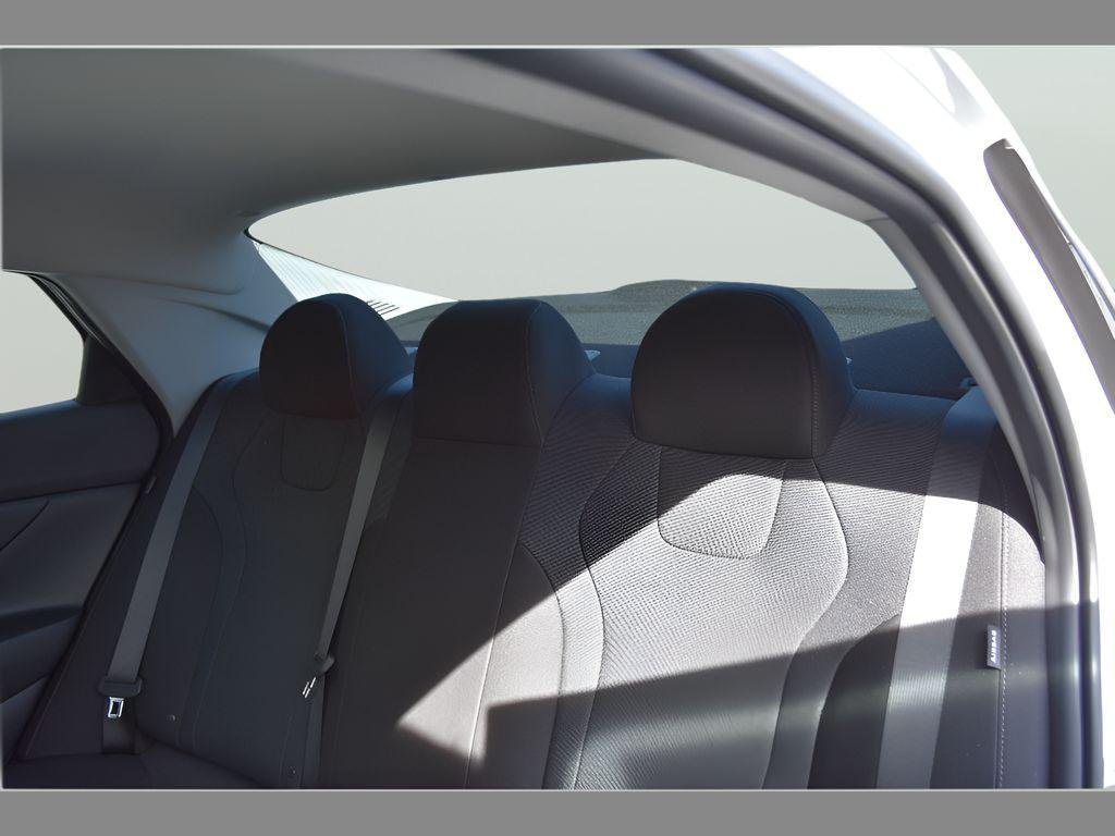 New 2026 Serenity White Hyundai SE image 27