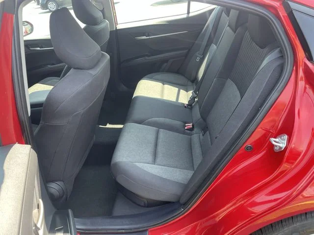 2025 Toyota Camry LE - Photo 29