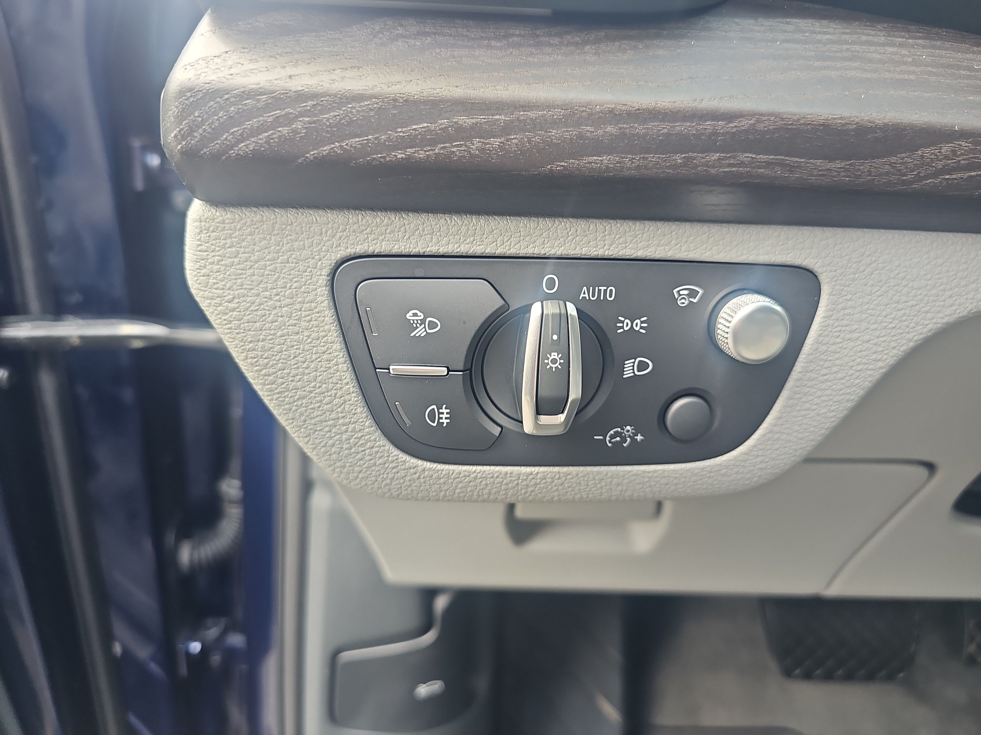 Used 2020  Audi Prestige image 14