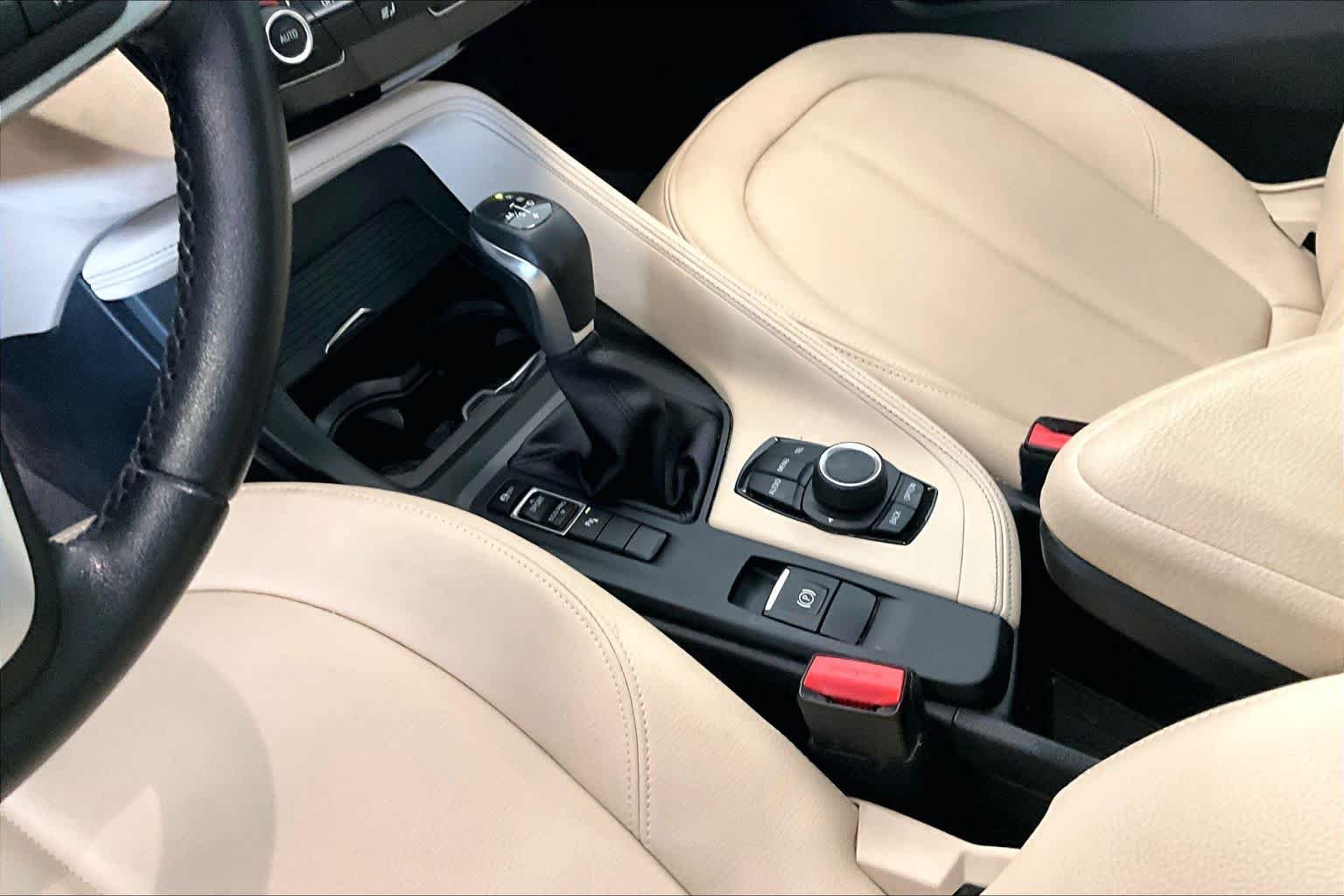 Used 2017 Black Sapphire Metallic BMW sDrive28i image 13