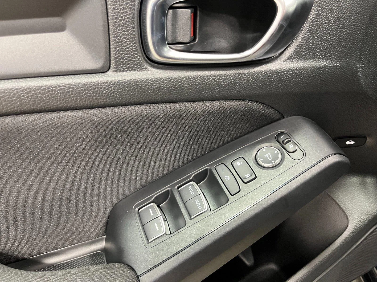 New 2026 Solar Silver Metallic Honda LX image 13