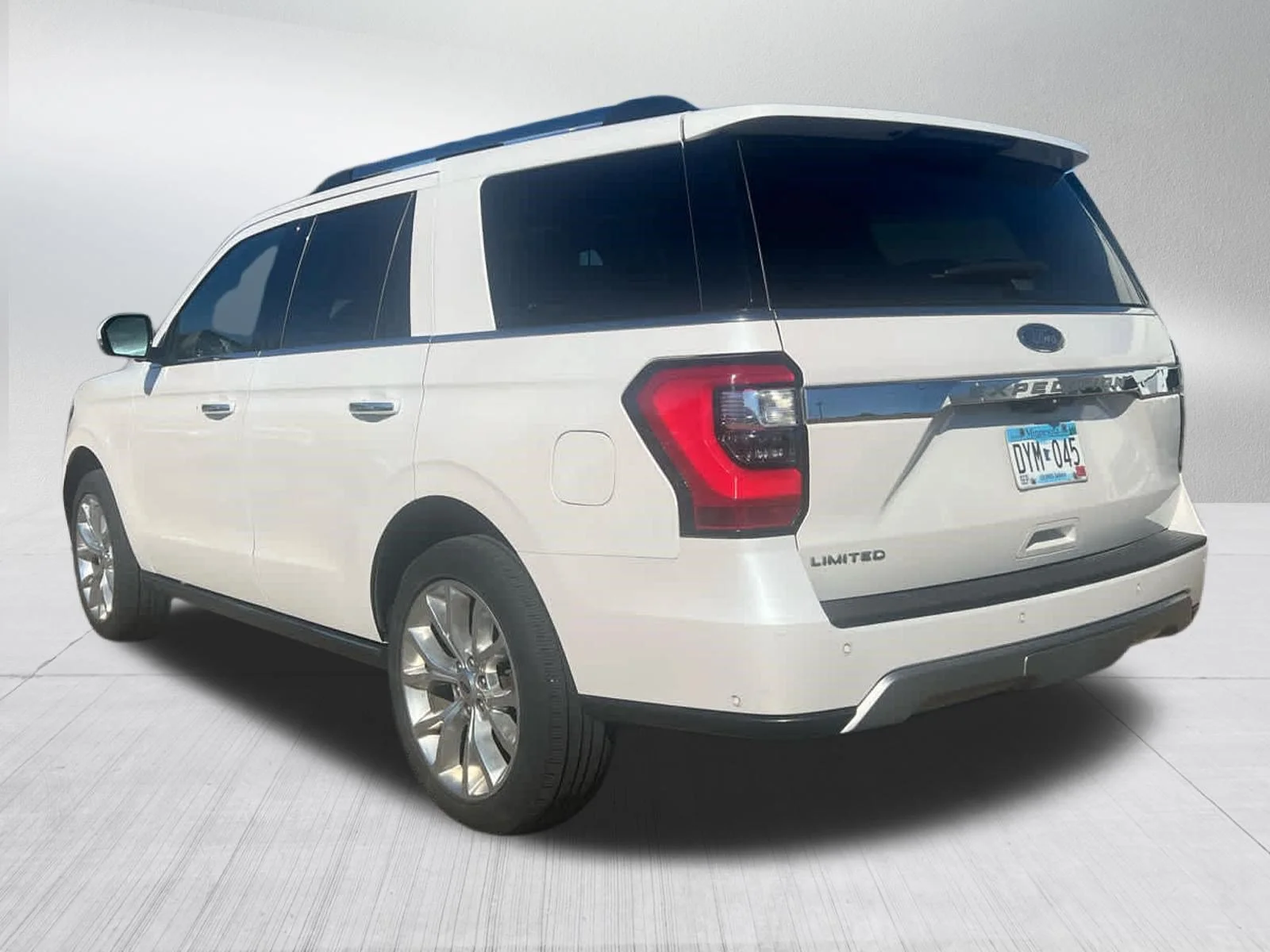 Used 2019 White Platinum Tri-Coat Metallic Ford Limited image 5