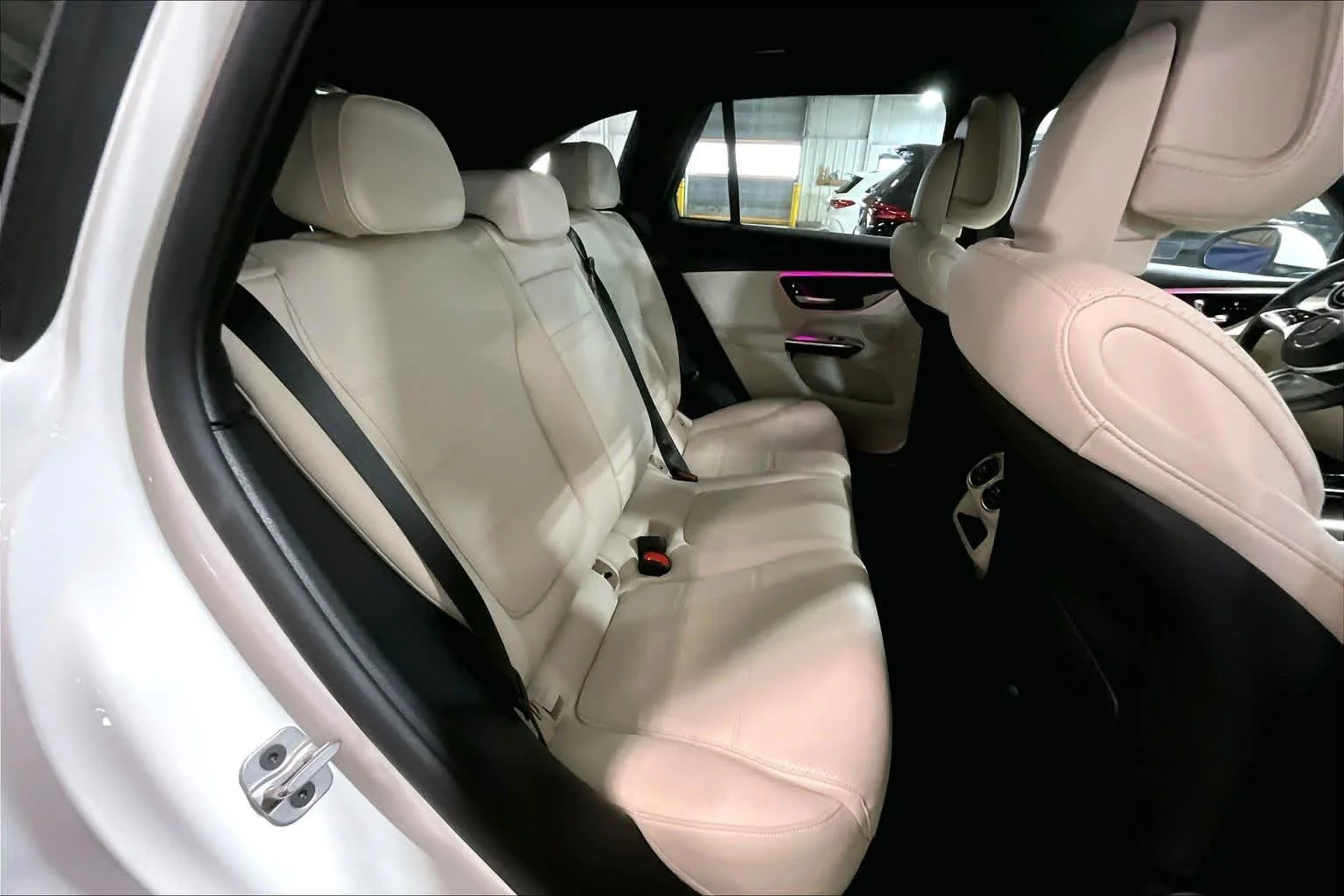 Certified Used 2025 Polar White Mercedes-Benz GLC 300 image 19