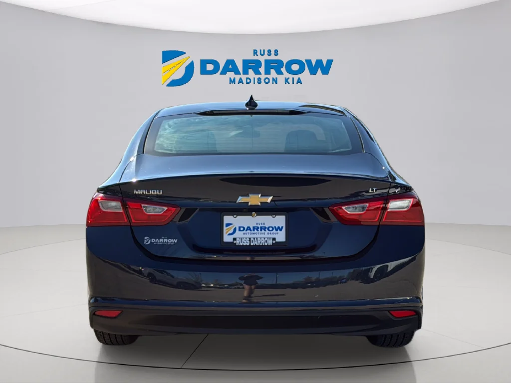 Used 2018 Blue Velvet Metallic Chevrolet LT image 4