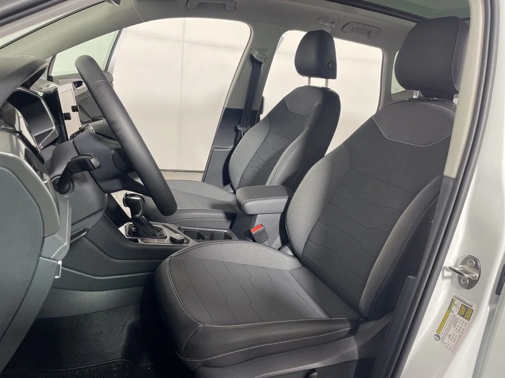 New 2026 White Volkswagen 1.5T SE Black image 10