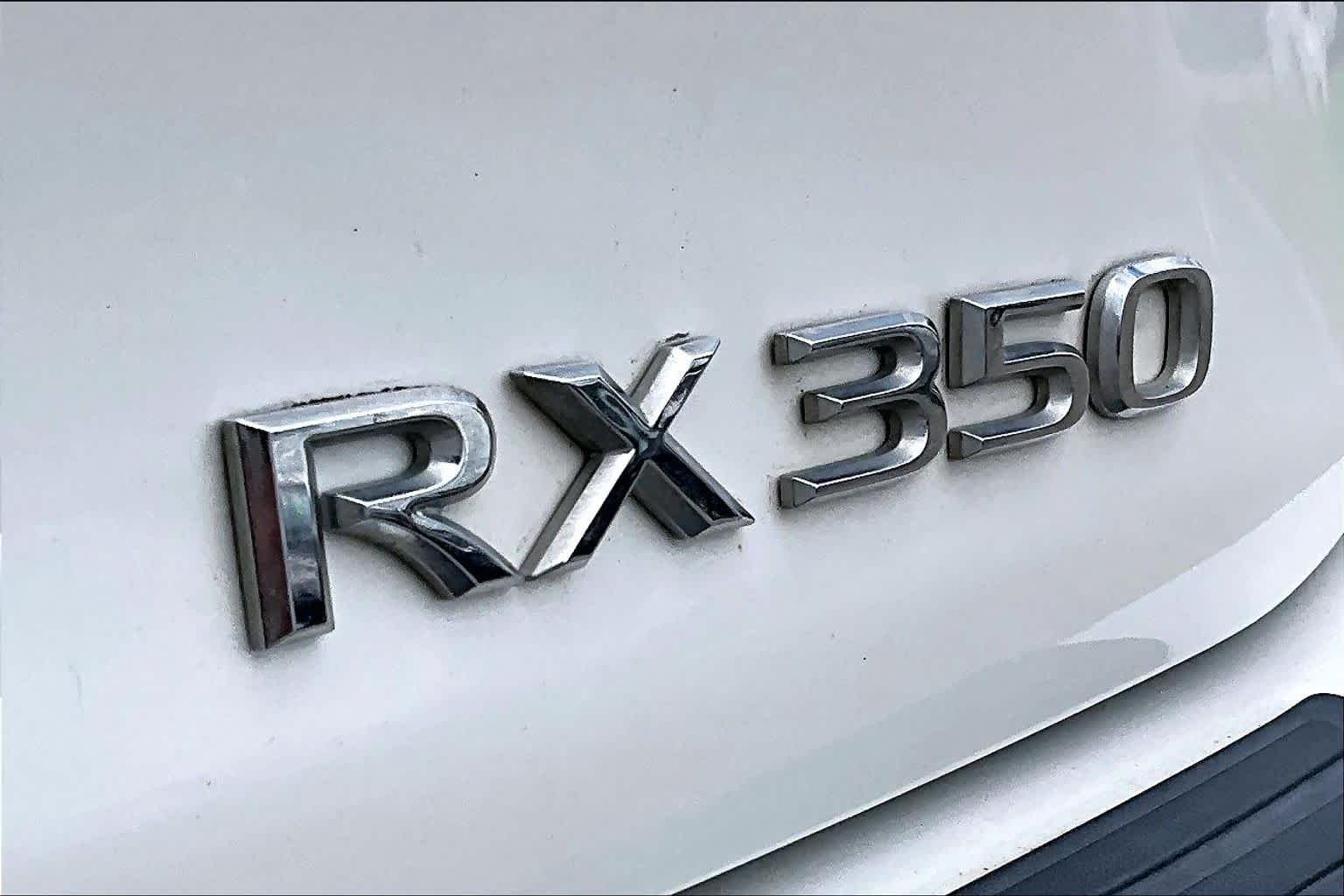 Used 2018 Eminent White Pearl Lexus  image 28