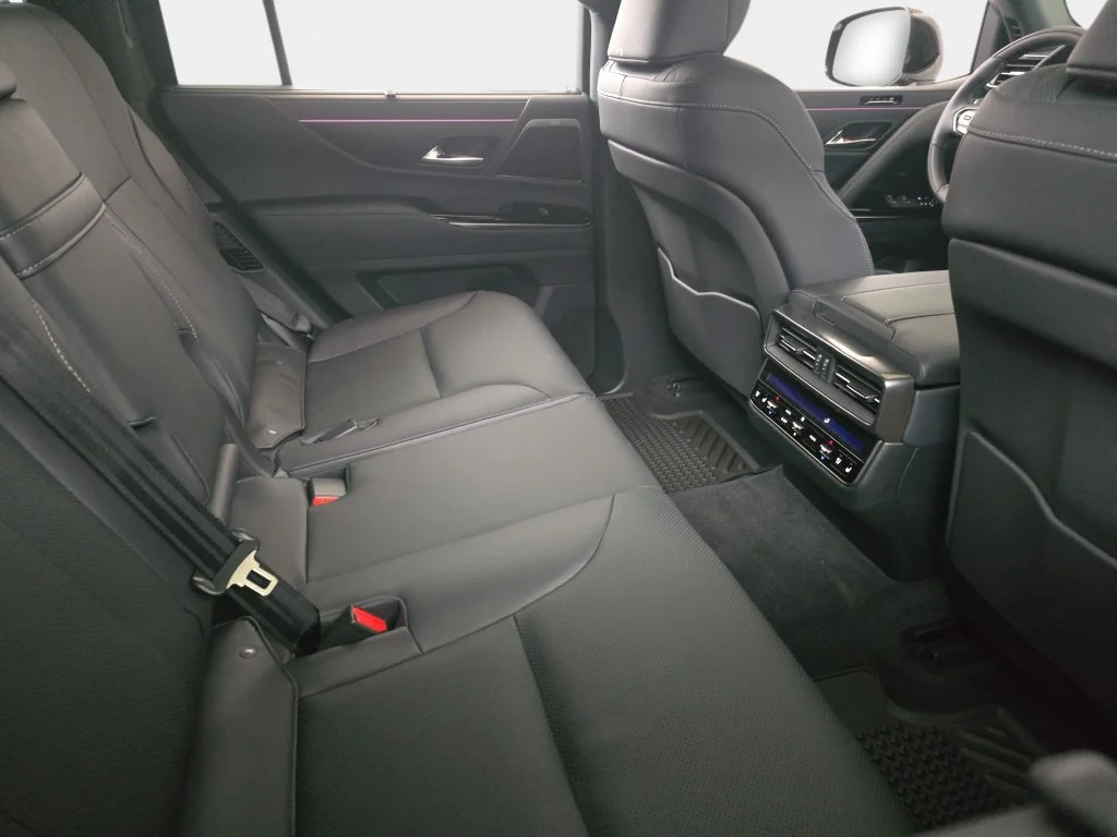New 2026 Eminent White Pearl Lexus LUXURY image 11