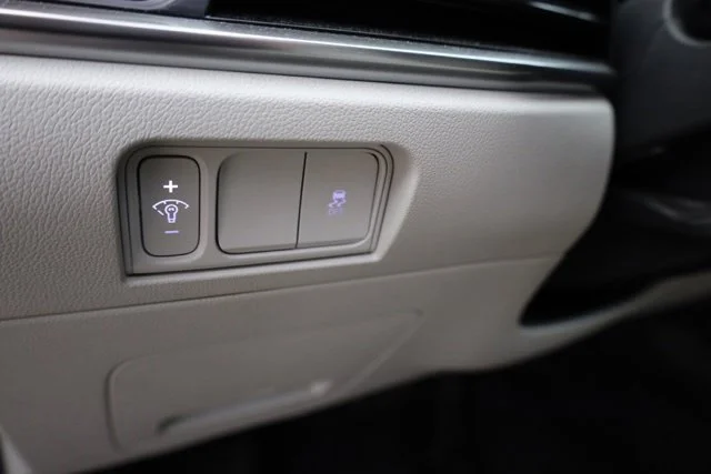 Used 2025 Gray Kia S image 19