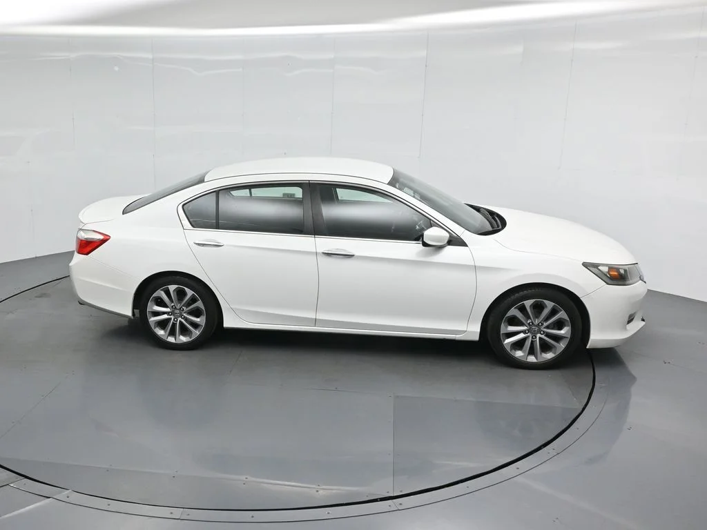 Used 2013  Honda Sport image 48