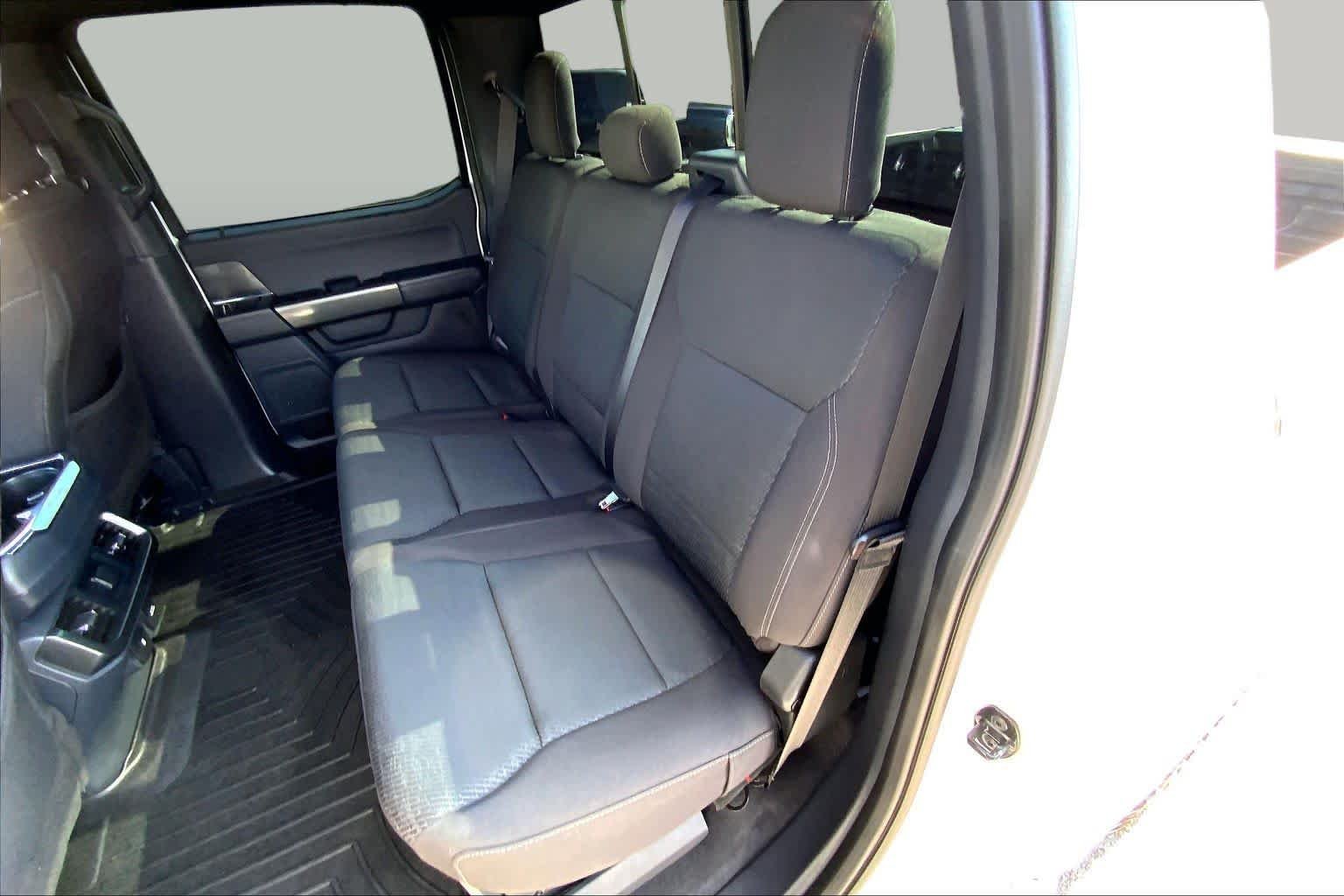 Used 2023 Oxford White Ford XLT image 19