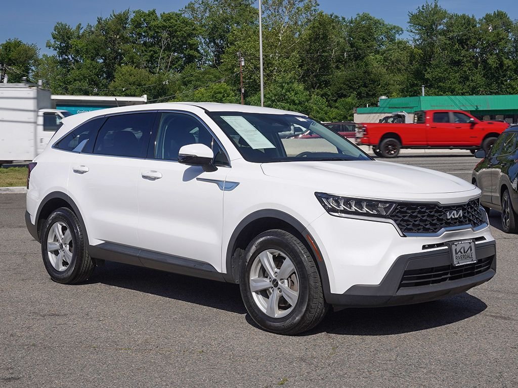 Used 2022 Kia Sorento LX with VIN 5XYRG4LC0NG137618 for sale in Riverdale, NJ