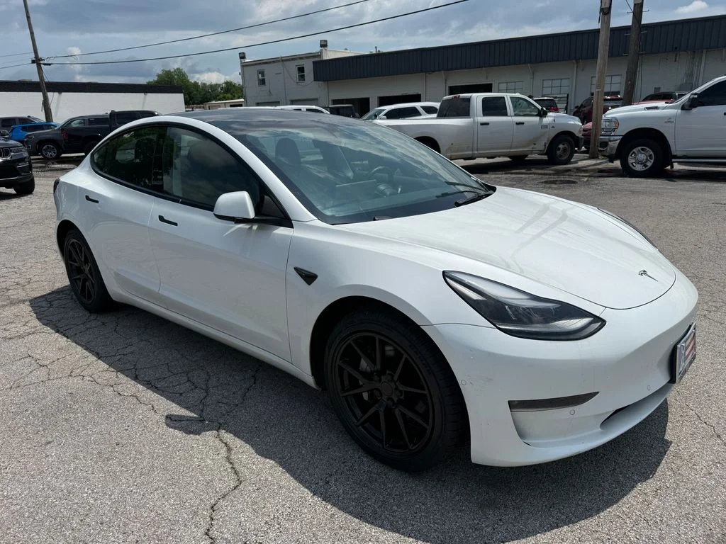 Used 2022 White Tesla Long Range image 12