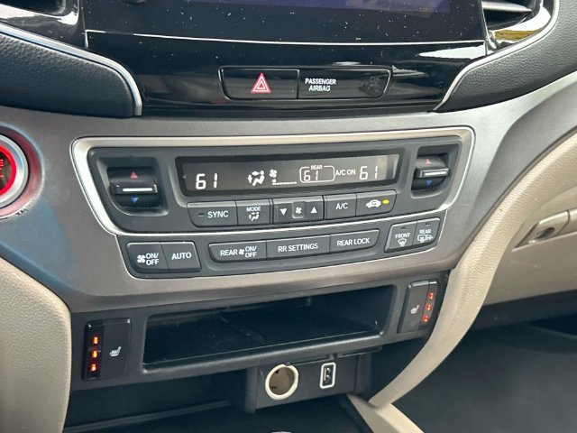 Used 2019  Honda EX-L image 40