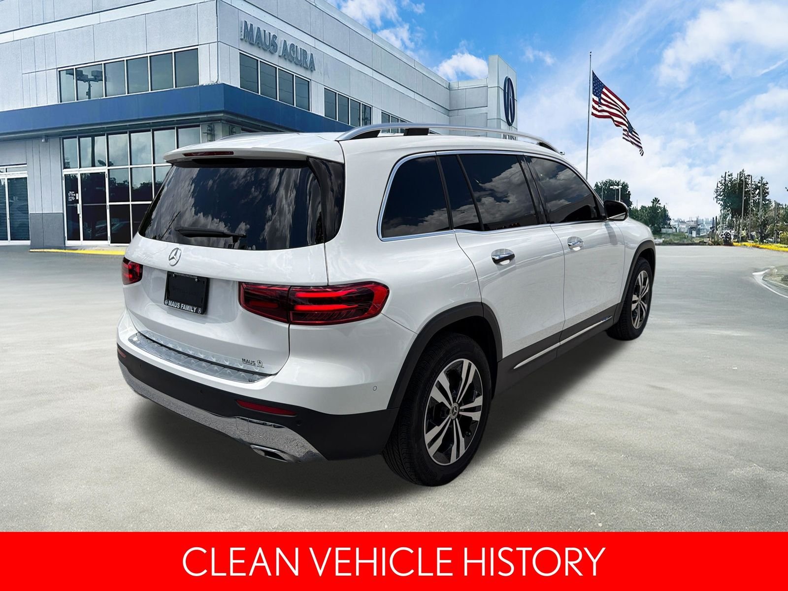 Used 2025 Polar White Mercedes-Benz GLB 250 image 4