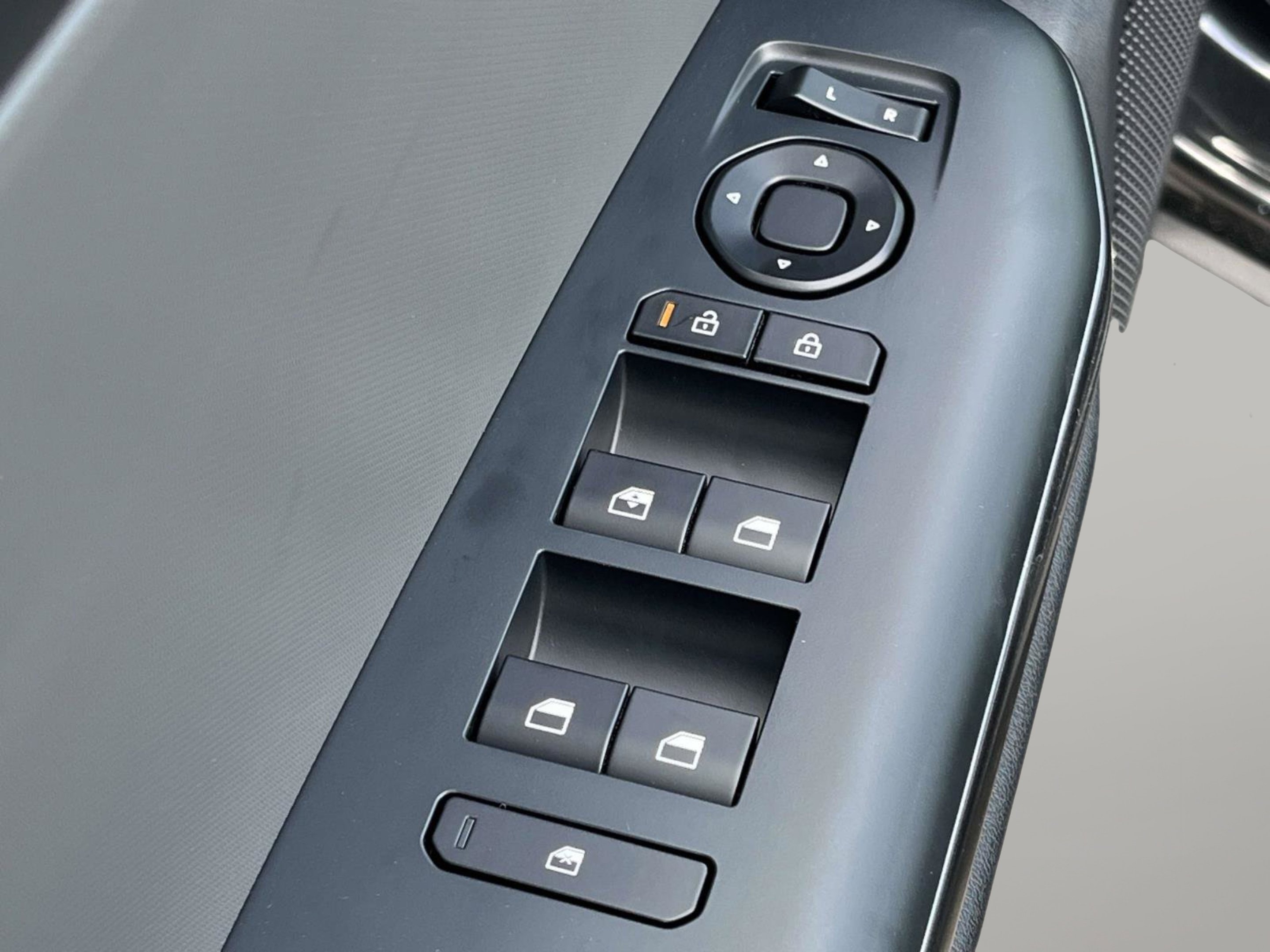 New 2026 Interstellar Gray Kia LXS image 19