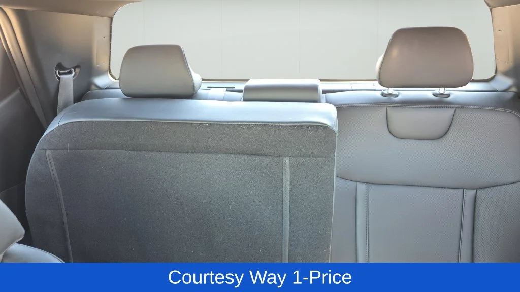 Used 2025 Gray Hyundai SEL image 13