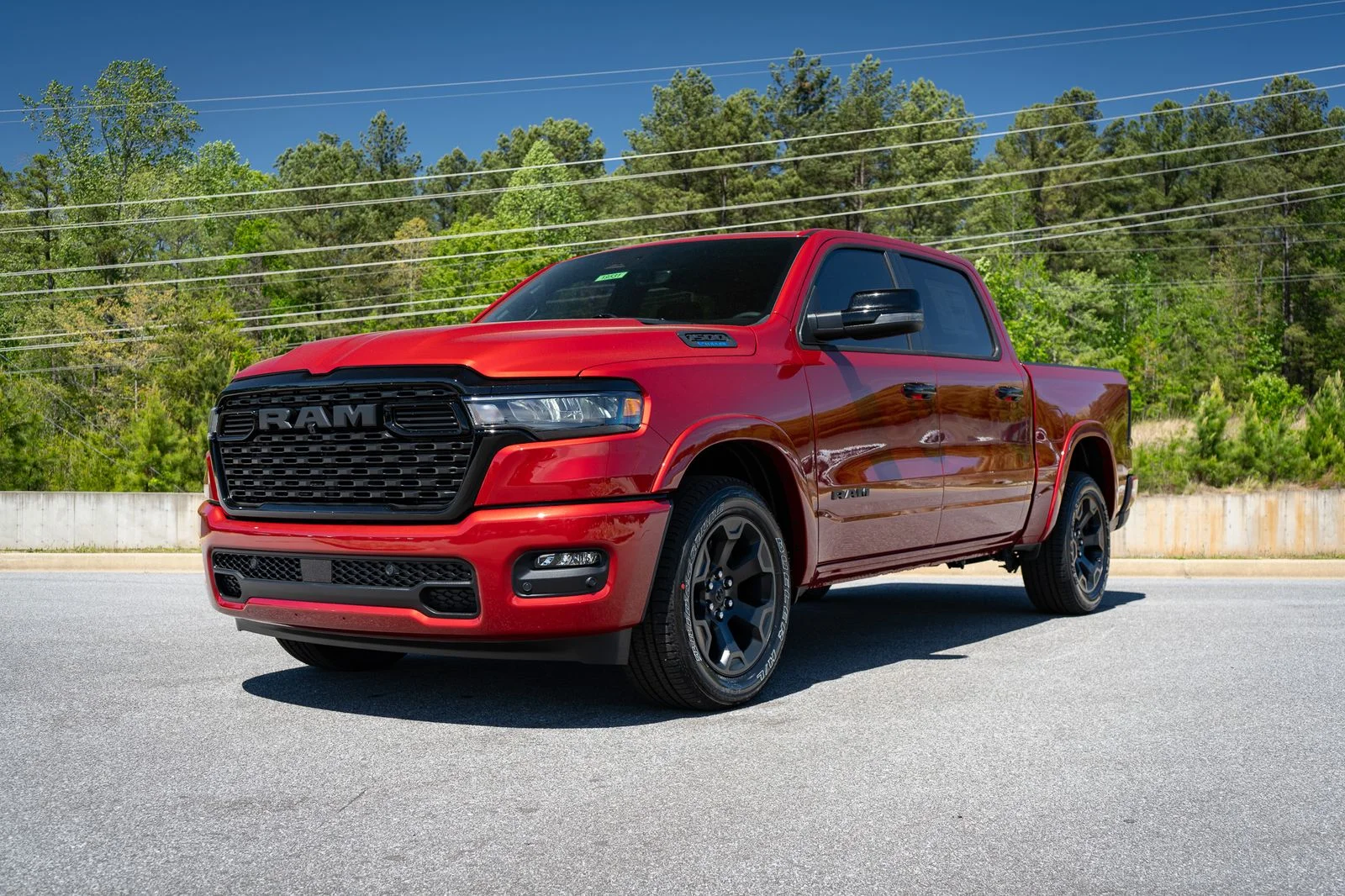 New 2026 Molten Red Pearl-Coat Exterior Paint RAM Big Horn/Lone Star image 3