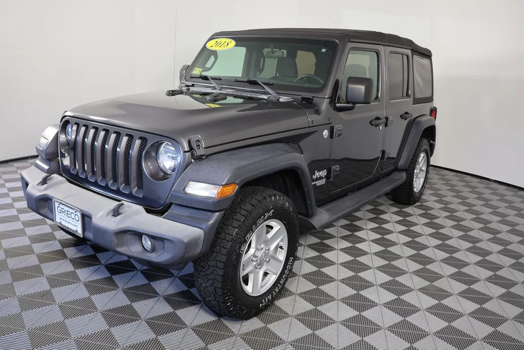 Used 2018 Gray Jeep Unlimited Sport S image 4