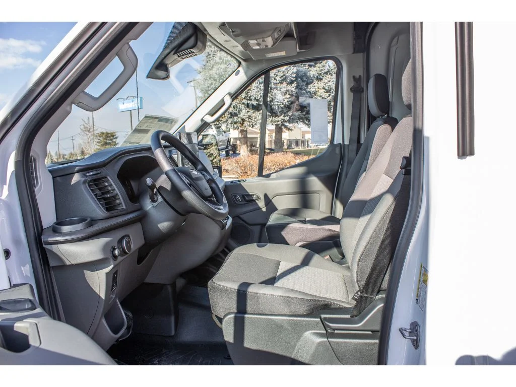 New 2026 OXFORD WHITE Ford Base image 17
