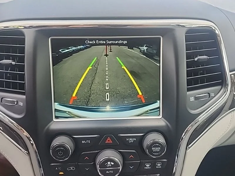 Used 2018 White Jeep Summit image 12