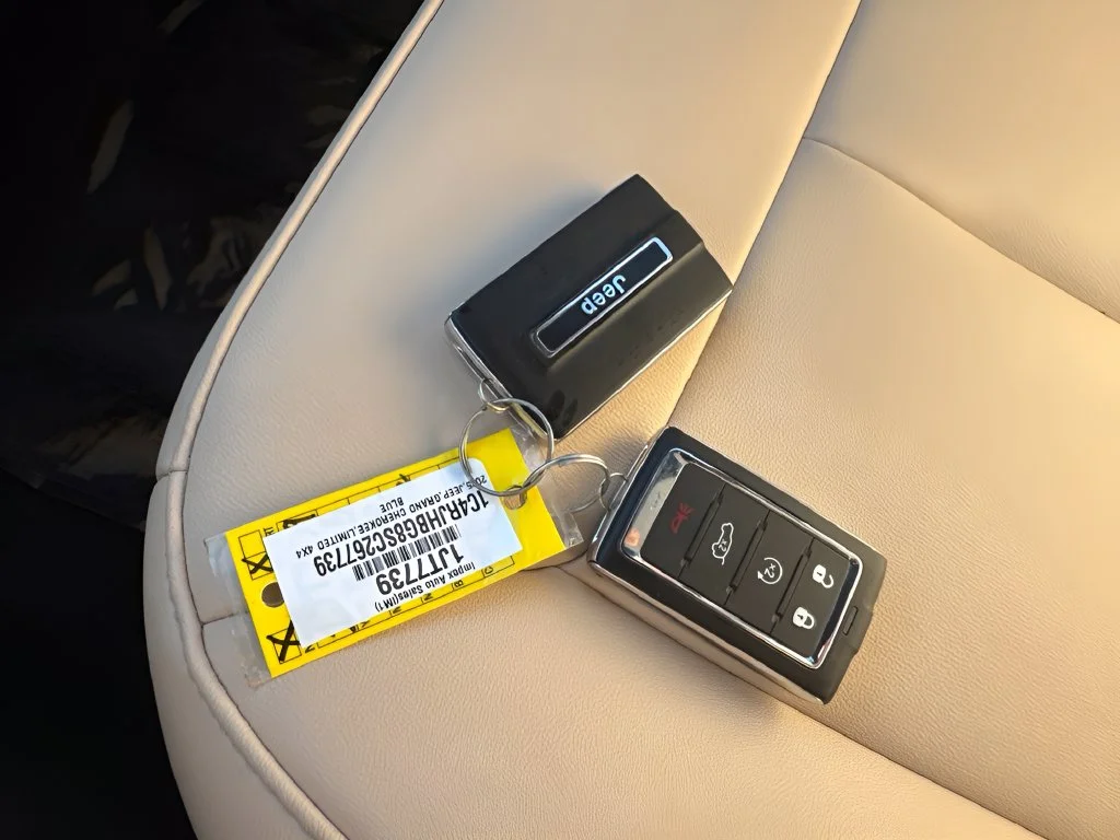 Used 2025 Black Jeep Limited image 35