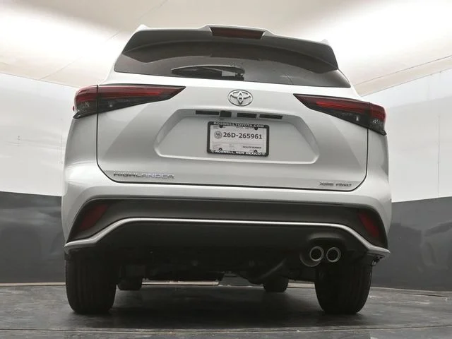 New 2026 Wind Chill Pearl <sup>1</sup> Toyota  XSE image 23