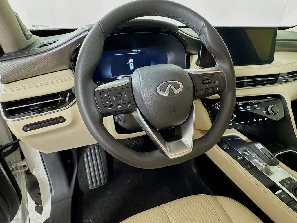 Certified Used 2025 Majestic INFINITI LUXE image 14