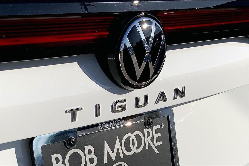 New 2026 Pure White Volkswagen 2.0T SE image 9