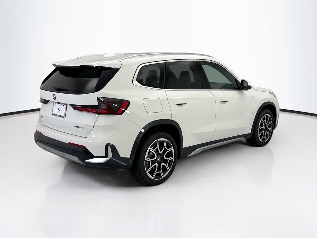 New 2026 Alpine White BMW xDrive28i image 5
