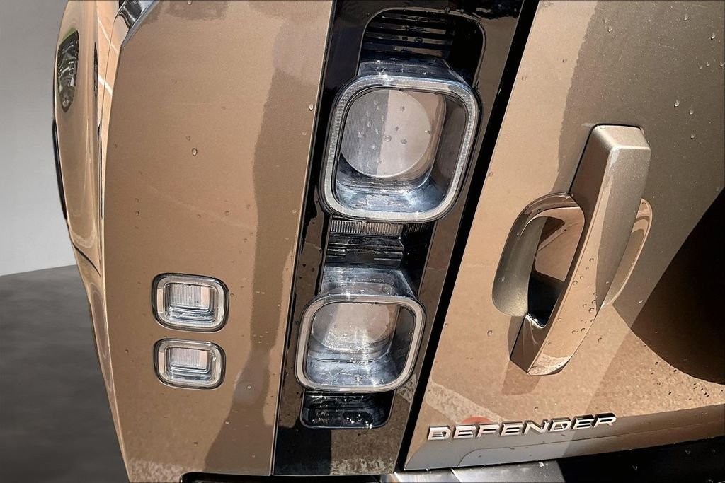 Used 2023 Gondwana Stone Metallic Land Rover X image 30