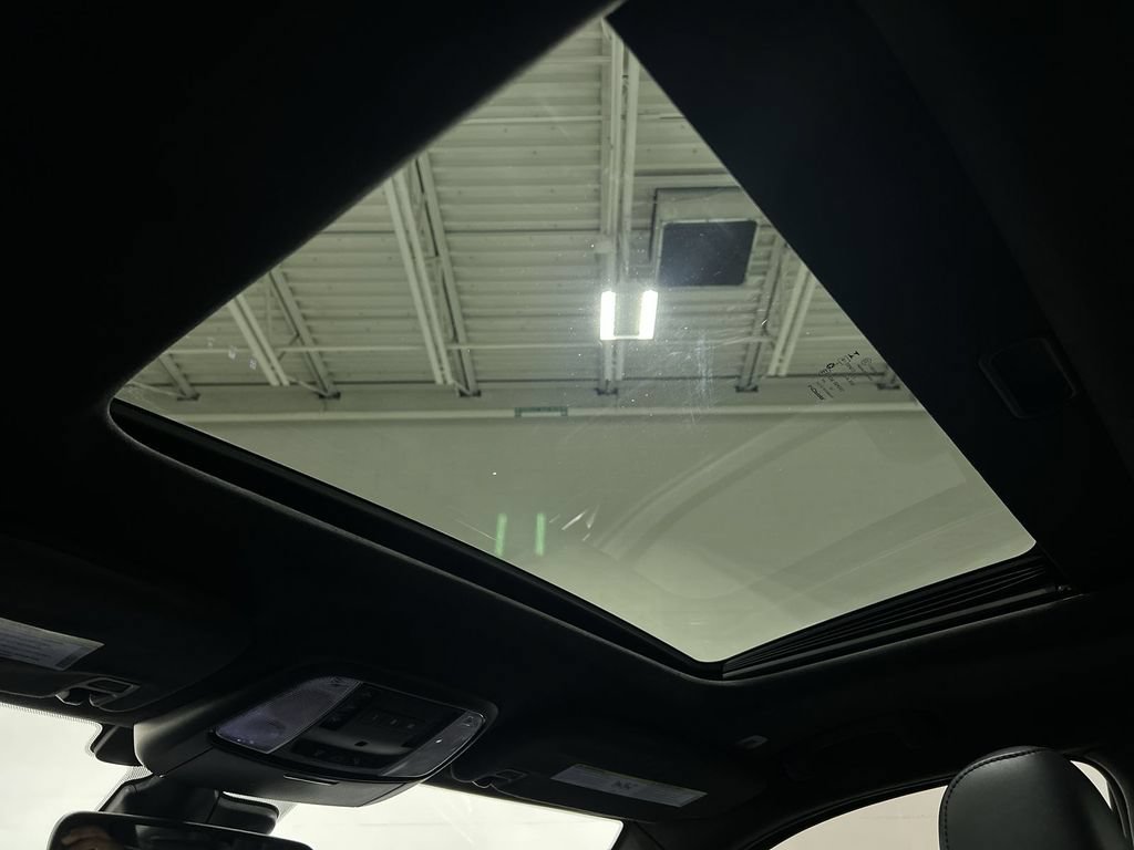 Used 2022 Gray Dodge Citadel image 16