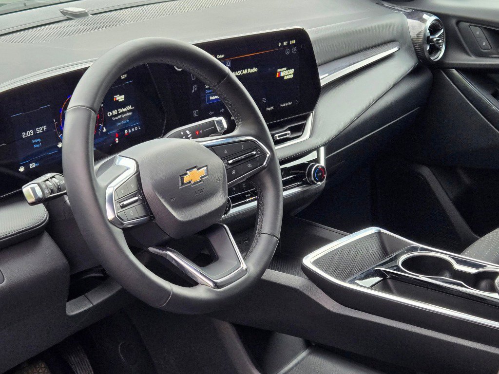 2025 Chevrolet Equinox LT - Photo 23