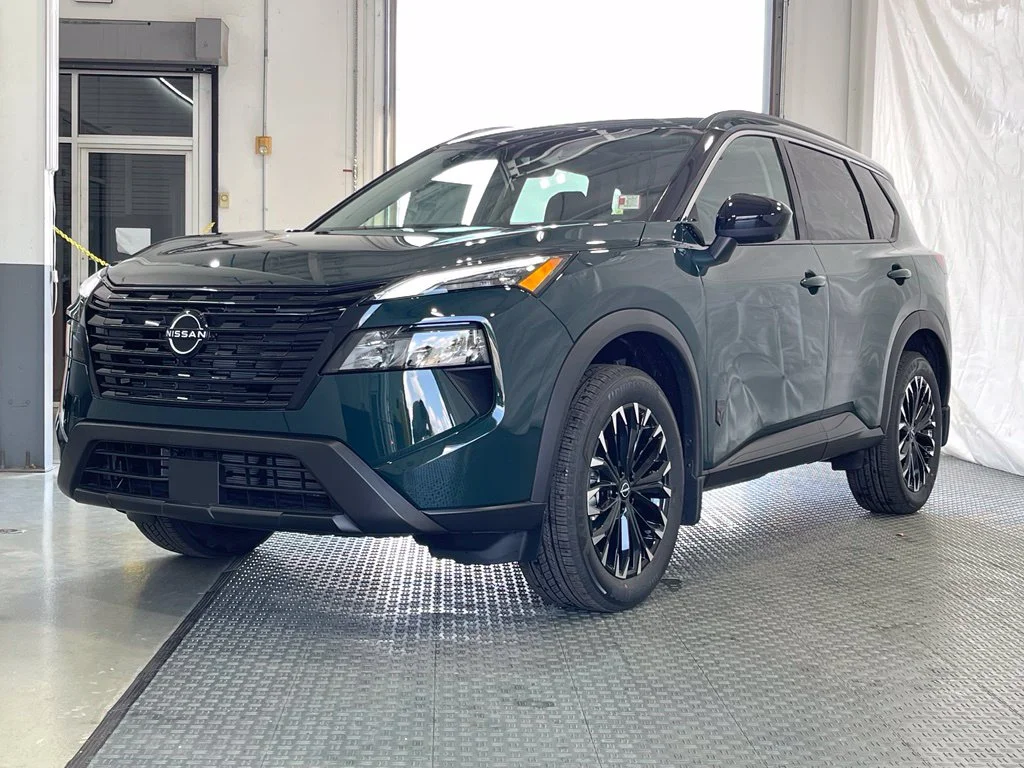 New 2026 Obsidian Green Pearl Nissan Dark Armor image 2