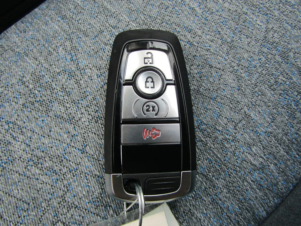 New 2026 Shadow Black Ford XLT image 33