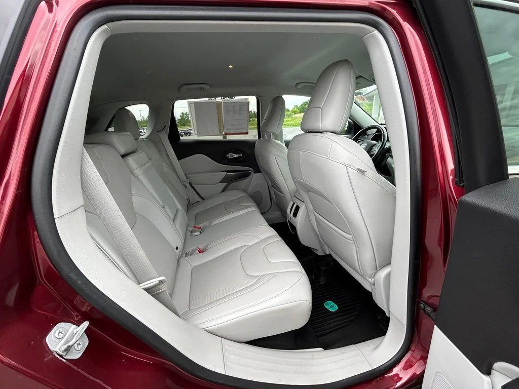 Used 2019 Red Jeep Limited image 40