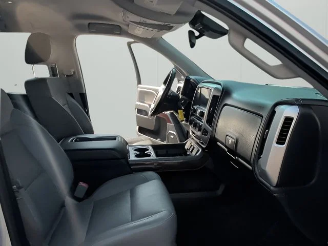 Used 2015 Silver GMC SLT image 41