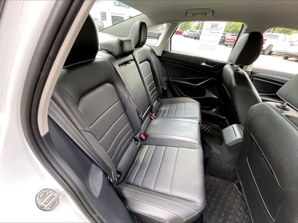 Used 2024 White Volkswagen 1.5T SE image 19